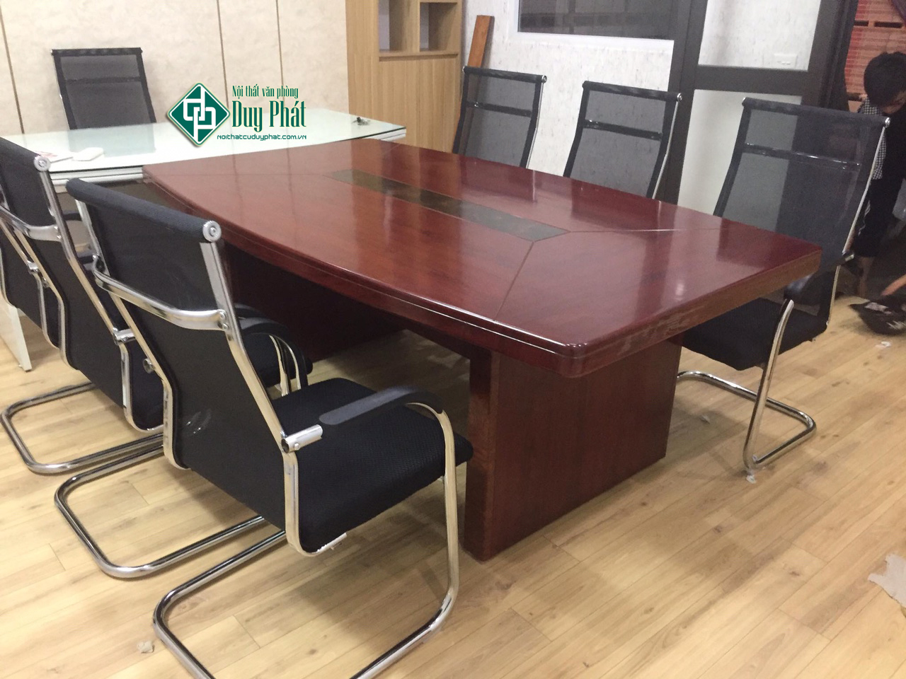 Thanh lý bàn họp sơn PU tại Hà Nội mới 100%